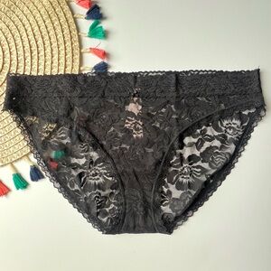 Victoria's Secret Lace Bikini Panty Black XL NEW